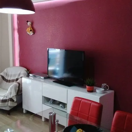 One Bedroom In City Center Апартаменты